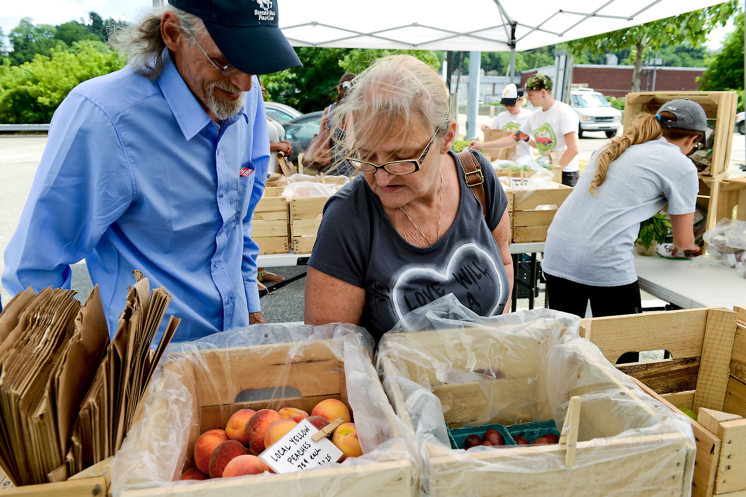 New business brings farm-fresh foods to places where markets are scarce